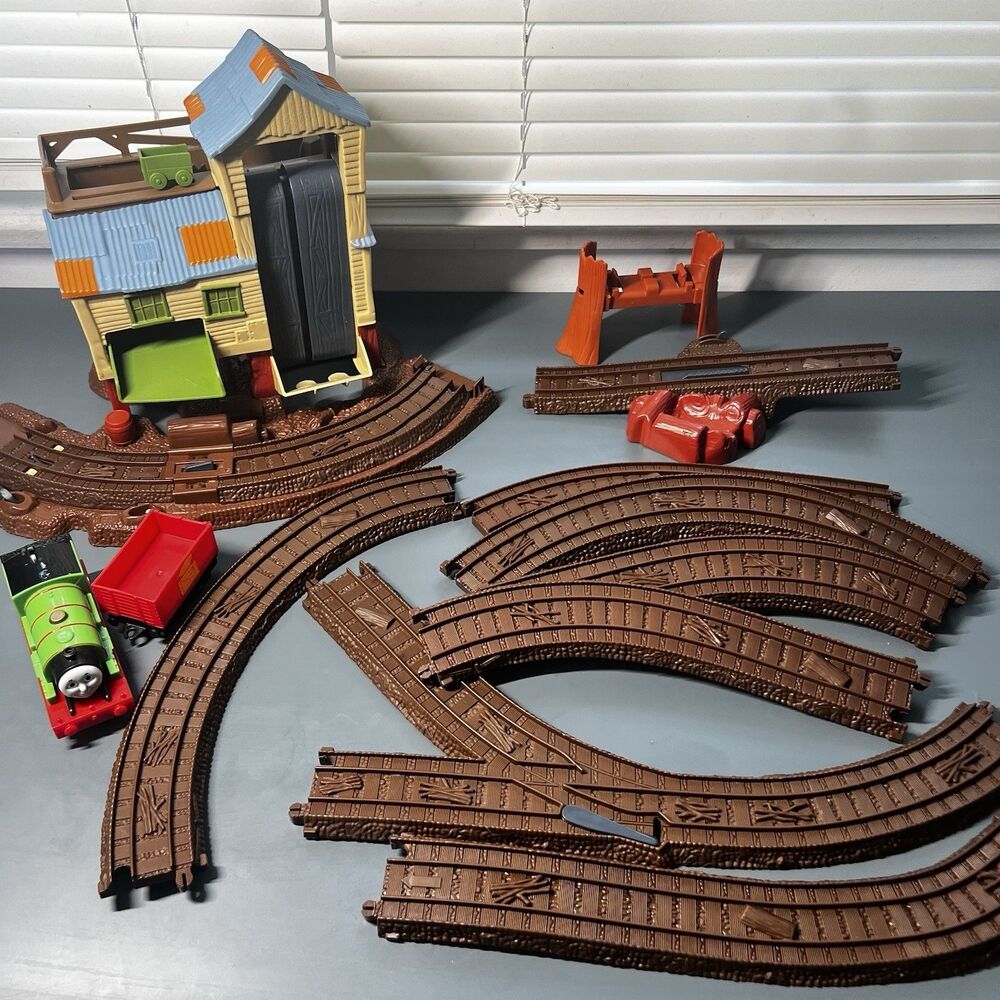 Thomas TrackMaster Zip Zoom Logging Adventure Set Brown Tracks Percy Train WORKS